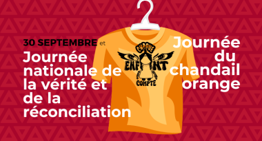 Texte : septembre. Journée nationale pour la vérité et la réconciliation. Journée du maillot orange. Image : Un t-shirt orange sur un cintre avec le logo « Every Child Matters » 2024 au milieu.